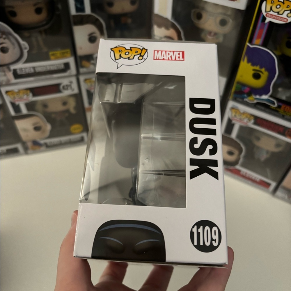 Funko Pop Marvel Beyond Amazing collection Dusk #1109 - Picture 6 of 10